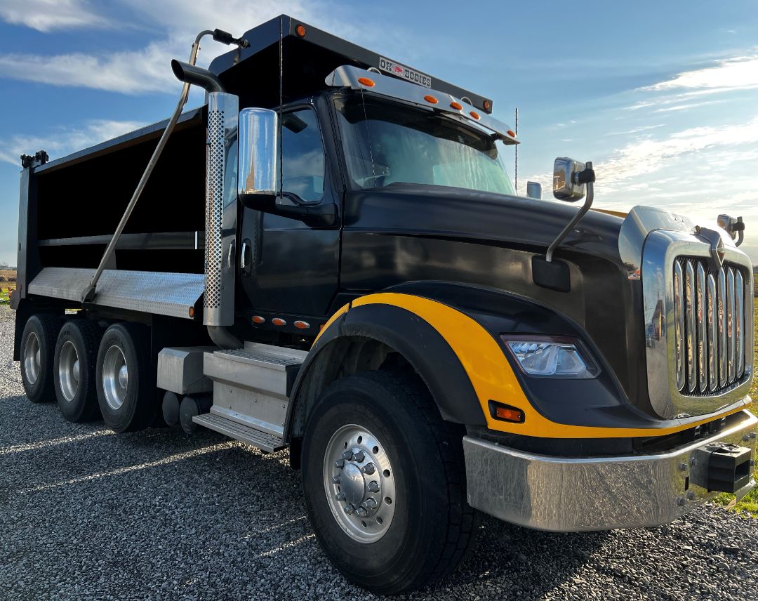 2022 INTERNATIONAL HX 620 - Image 2